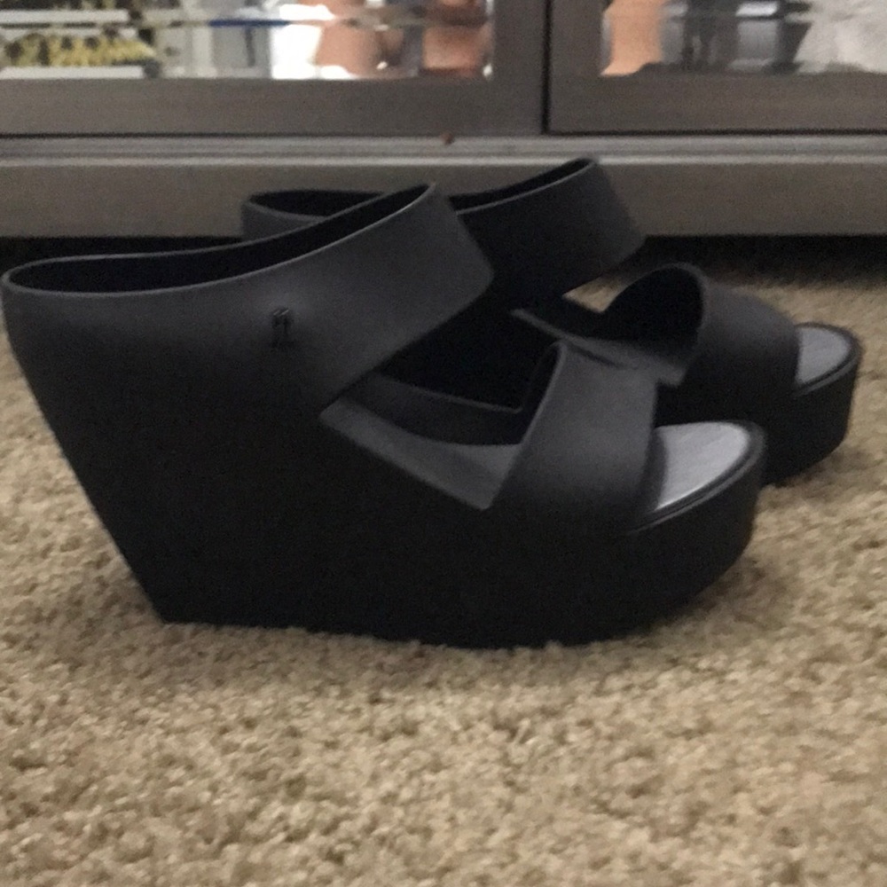 New!!! Melissa heels